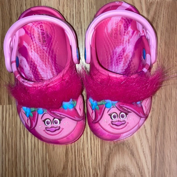 trolls crocs